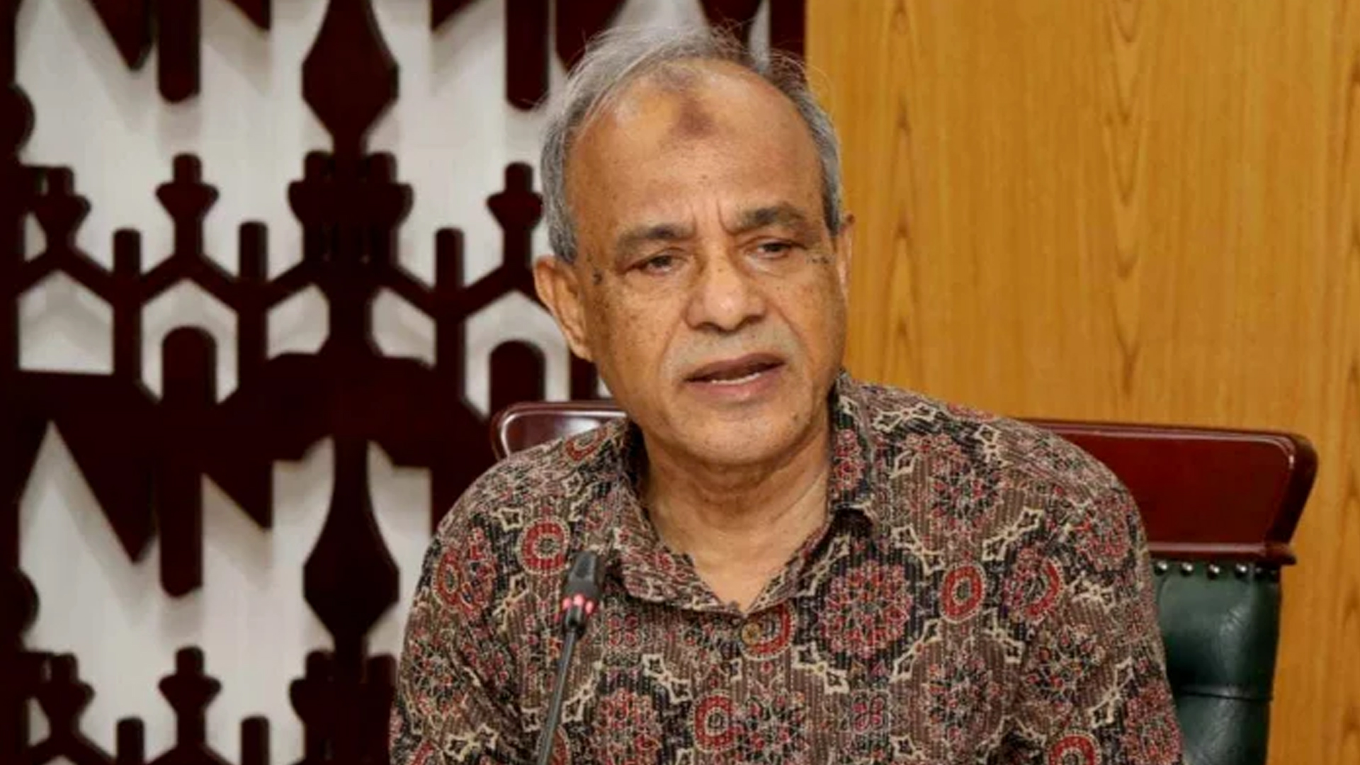 লোকজনকে অতিষ্ঠ করে ফেলেছেন তিতুমীরের শিক্ষার্থীরা: স্বরাষ্ট্র উপদেষ্টা